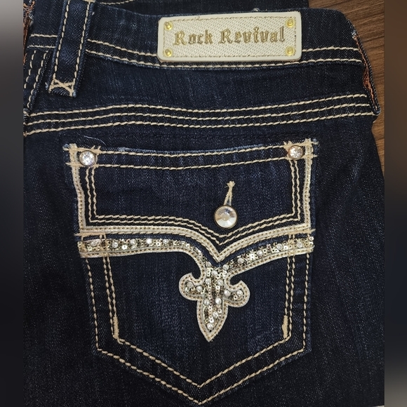 Rock Revival Mid-Rise Betty Bermuda Shorts - Picture 11 of 11